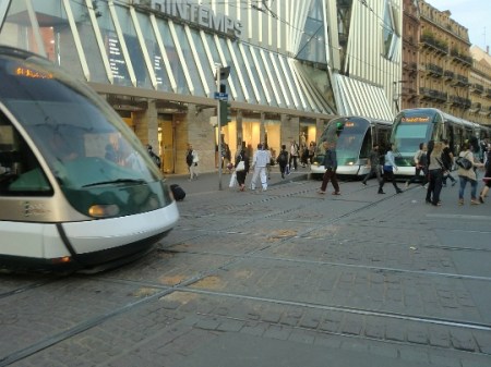 Another view of the tram line crossing near Homme de Fer — trams coming, going, and crossing! Photo: Franz Roski.